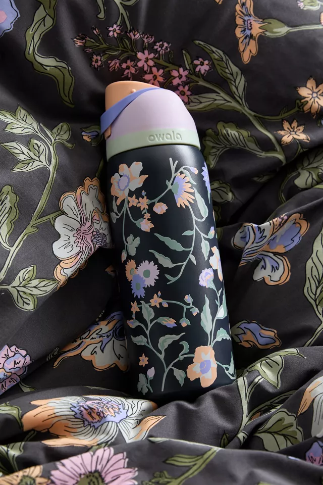 Owala UO Exclusive 32oz FreeSip Bow Water Bottle - Midnight Garden Floral - Image 3