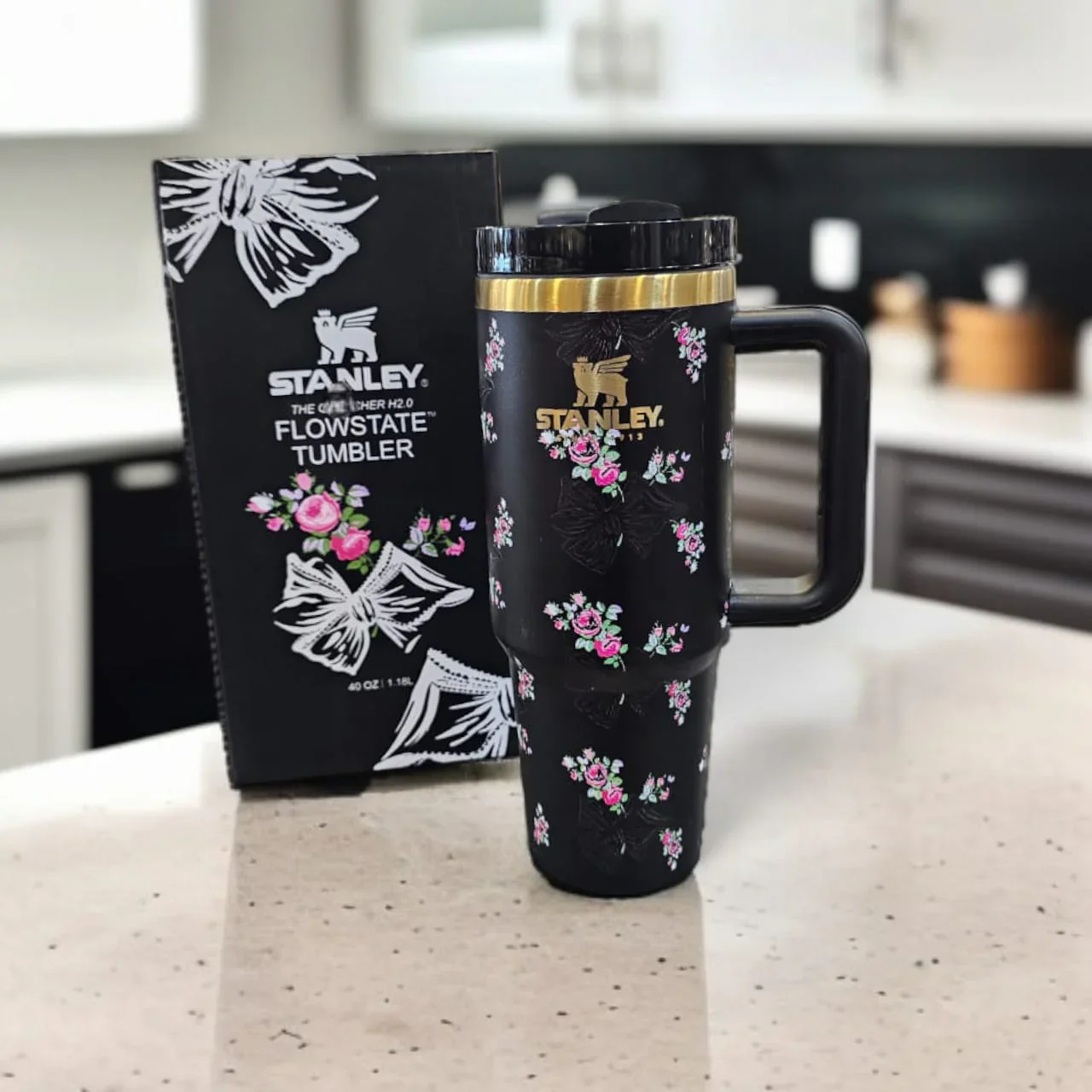 The Floral Quencher H2.0 FlowState™ Tumbler | 40 OZ | Black - Image 3